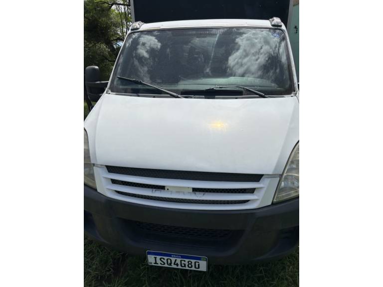 IVECO - DAILY - 2011/2012 - Branca - R$ 120.000,00